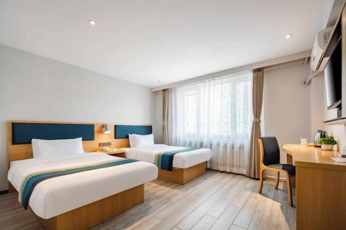 2-bed Room
