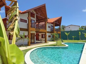 Outdoor pool, sun loungers - Villa Maracujá  (Amontada)