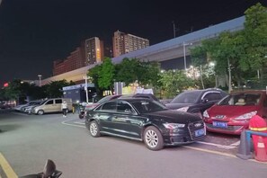 Free self parking - Shankee Hotel (Shenzhen International Exhibition Center Shajing West Station) (Shenzhen)