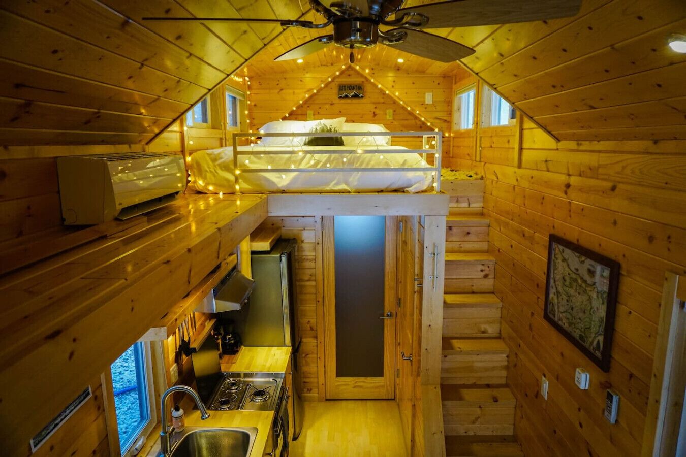 2 bedrooms, desk, travel cot, WiFi