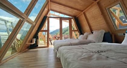 Baoxing Shenmu Lei Mountain Villa