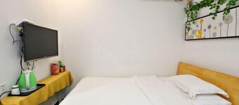 Style Theme Hotel (Fuyang Normal University West Lake Campus)