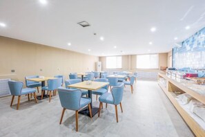 Ảnh chưa phân loại, 3 trong số 17 ảnh, nút