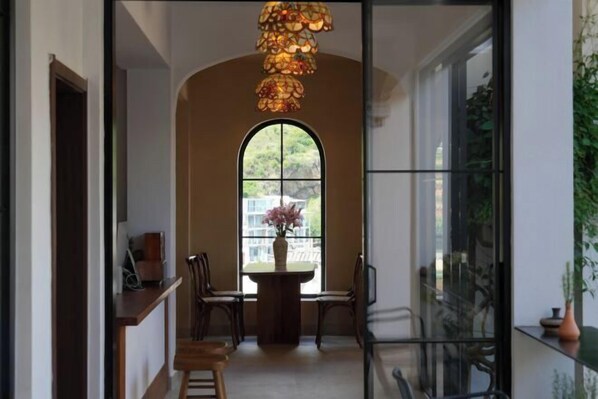 Lobby lounge - Dali Nuan Nuan Ying Jing Cliff Sea View Hotel (Dali)