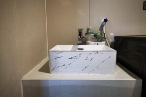 Unclassified image, 2 of 25, button - KAIYUE HOTEL (Qiemo)