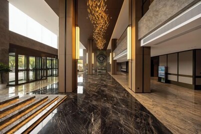 福港大酒店（许昌胖东来天使城店）