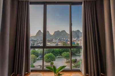 Haluoqing·Mountain View Luxury Vacation Homestay (Yangshuo Qiangu Qing Store)