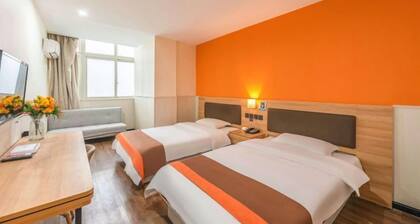 Hello Light Hotel (Linquan County Jiangziya Plaza)