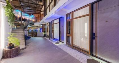 Zaishui Yifang Motel