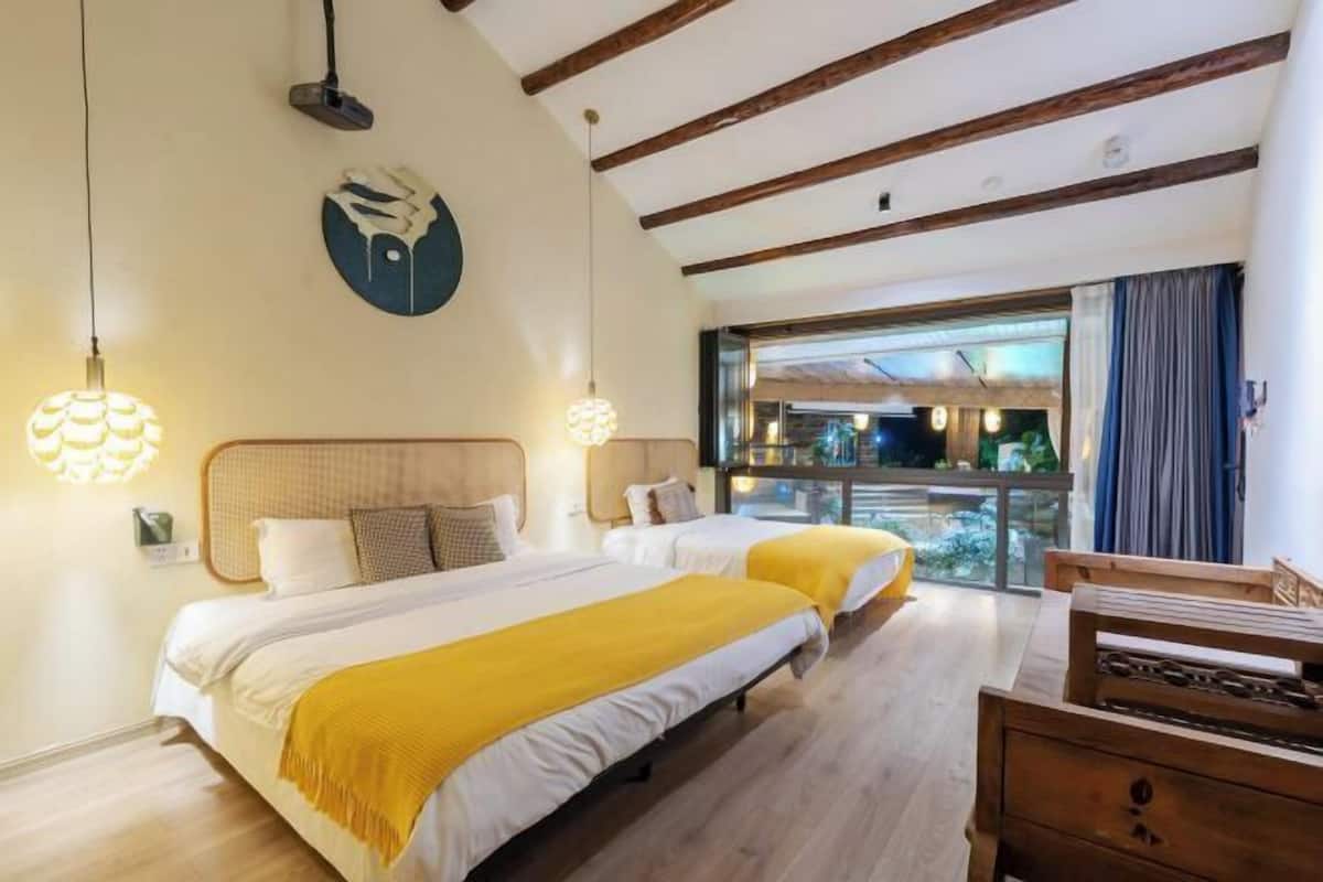 Cots/infant beds