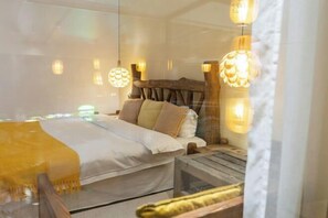 Cribs/infant beds