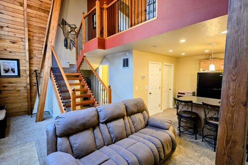 Park Ave Condo #3, Sauna+Hot Tub