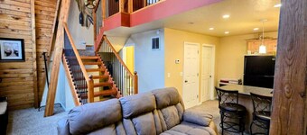 Park Ave Condo #3, Sauna+Hot Tub