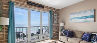 Sunsets on the Gulf!  5 star host. Available dates for booking 11/8 - 11/24