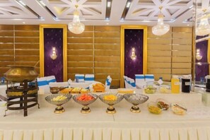 Restaurant - Ujimqin Hotel (West Ujimqin Banner)