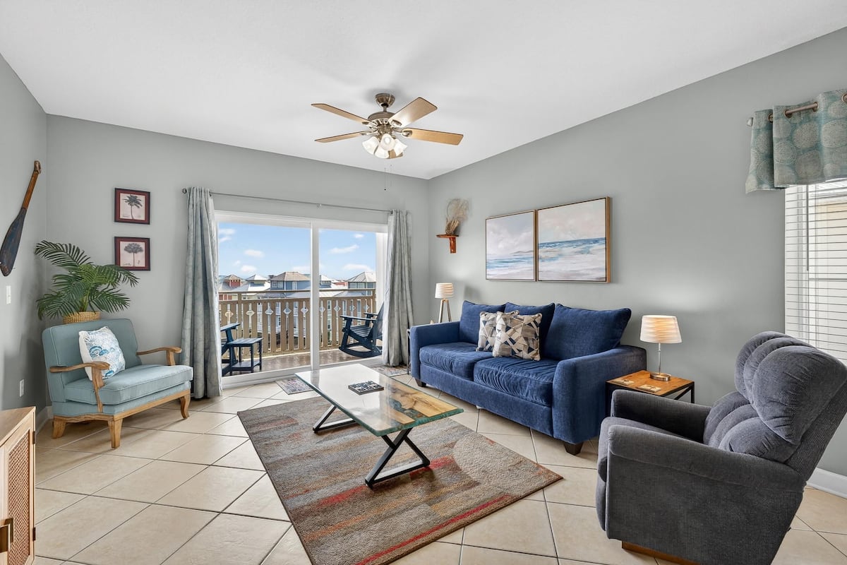 LĂ€genhet | Vardagsrum | 42-tums smart-tv med kabelkanaler