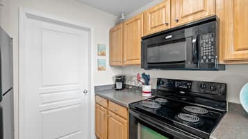 Kondominium | Dapur pribadi | Lemari es besar, microwave, oven, dan kompor