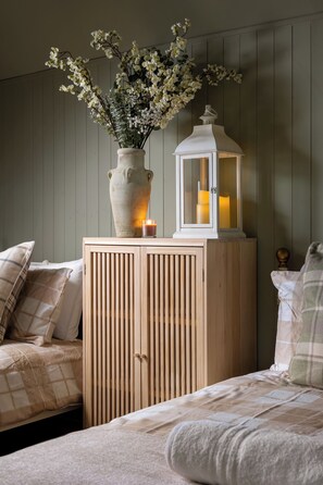 3 bedrooms, iron/ironing board, WiFi, bed sheets - Broadway Country Chic Cottage (Broadway)