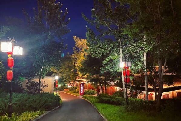 Exterior - Shijiazhuang Pingshan Golden Benzhai Hotel (Pingshan)