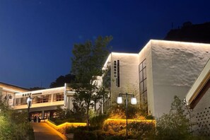 Exterior - Shijiazhuang Pingshan Golden Benzhai Hotel (Pingshan)