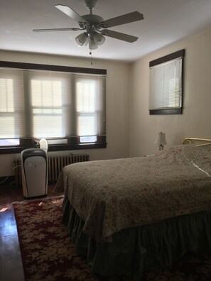 1 Schlafzimmer, Schreibtisch, Bügeleisen/Bügelbrett, kostenloses WLAN