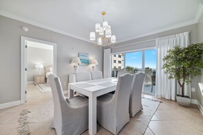 Dining - BEACHFRONT RESORT, FAMILY FRIENDLY, TOP AMENITIES (Orange Beach)