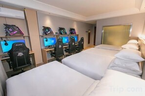 Unclassified image, 3 of 43, button - 123 Hotel (Taizhou)