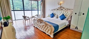 Shuimoting Xibiancheng Inn