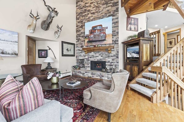 Smart TV, fireplace, offices