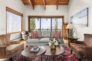 Smart TV, fireplace, offices
