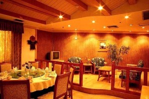 Restaurant - Dongmeng Summer Resort (Mengyin)