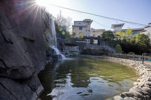 View from property - Ju Xiu Hotel (Zhen'an)