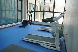 Gym - Ju Xiu Hotel (Zhen'an)