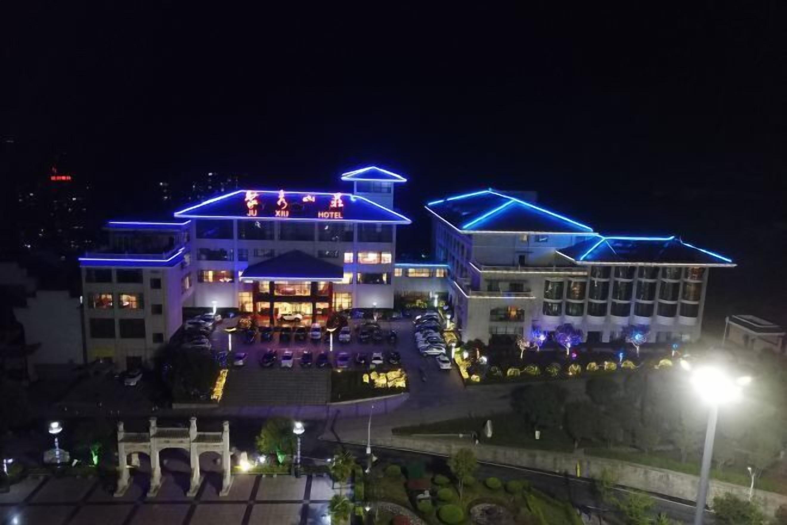 المنشأة من الخارج