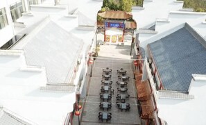 Outdoor dining - Ju Xiu Hotel (Zhen'an)