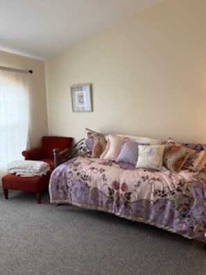 4 bedrooms, iron/ironing board, WiFi, bed sheets - 4-bedroom house in fabulous Ocala with WiFi and AC (Ocala)