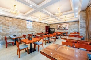 Restaurant - Korla Apricot Business Hotel (Korla)