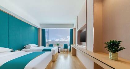 Yongkang Hotel Collection (Ganzi Airport Avenue Luobulin Square Branch)