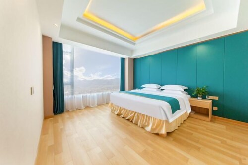 Yongkang Hotel Collection (Ganzi Airport Avenue Luobulin Square Branch)