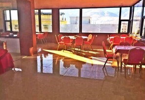 Restaurant - Yongkang Hotel Collection (Ganzi Airport Avenue Luobulin Square Branch) (Ganzi County)