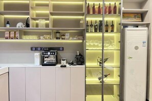 Interior - Yunshang Zhulin Yaju · Swimming Pool Resort Minshuku (Anji)