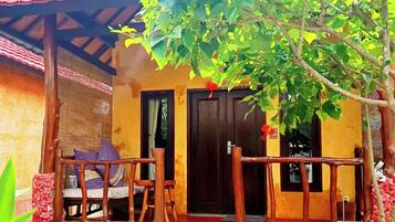 Deluxe Double Room, Garden View | Terrace/patio