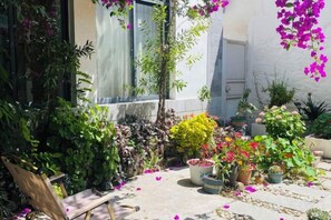 Unclassified image, 4 of 29, button - FANMU GUESTHOUSE (Dali City)