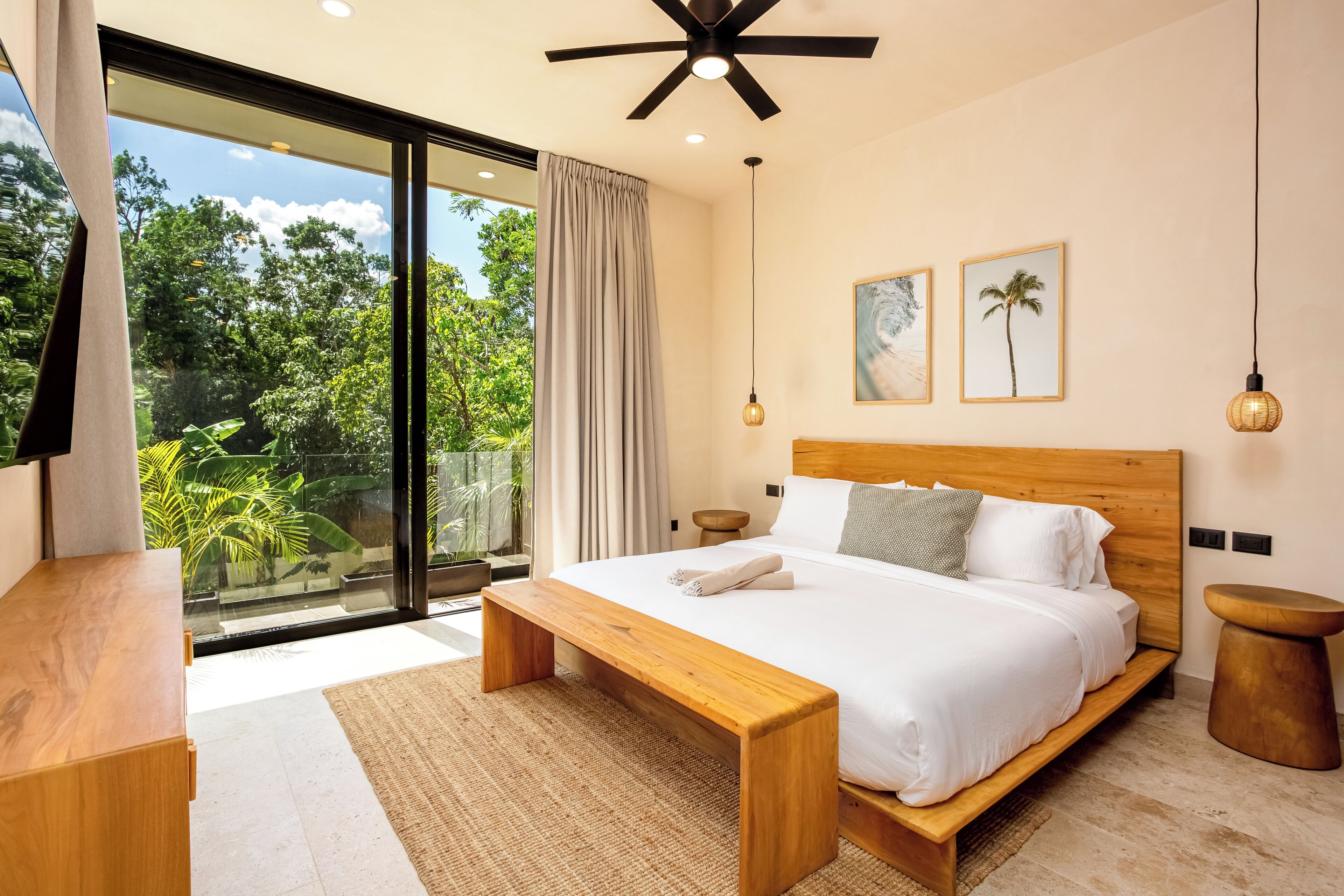 5 bedrooms, premium bedding, in-room safe, blackout drapes