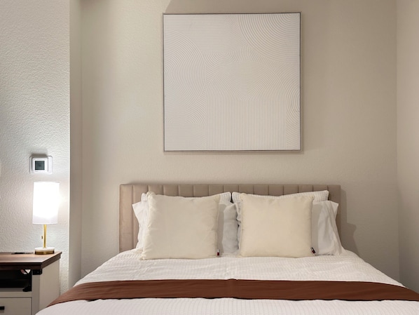 4 bedrooms, iron/ironing board, WiFi, bed sheets