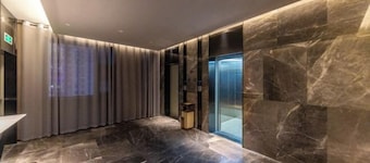 Yitel Heyi Hotel (Lanzhou Wanhui International Plaza Gansu Provincial Museum Store))