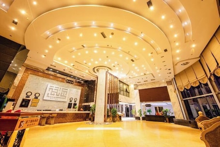 Lobby lounge. Landing International Hotel