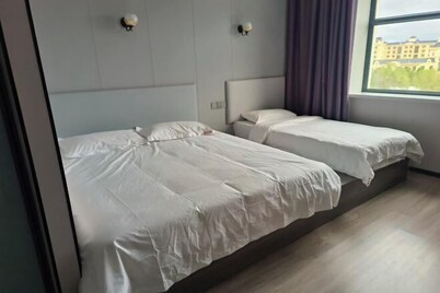 Burqin Jiadengxuan Hotel (Shenhu Road)
