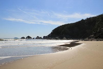 Lianyue Xiandao Holiday Hotel