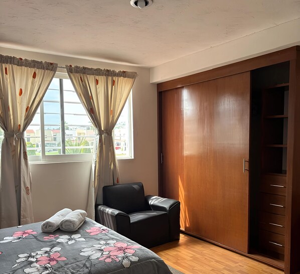3 bedrooms, WiFi, bed sheets